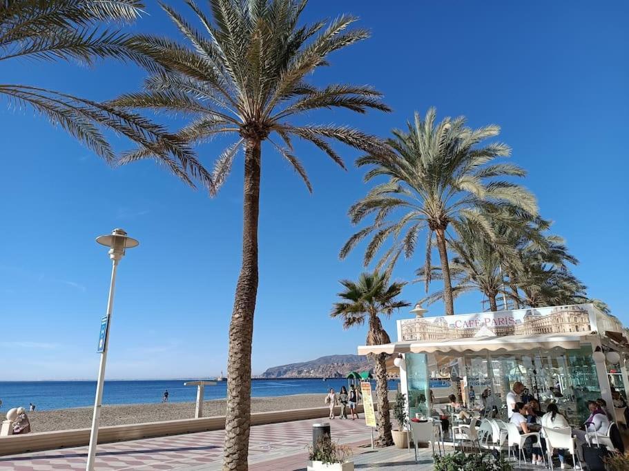 דירות אלמריה Estupendo Piso Renovado A 30 Metros De La Playa מראה חיצוני תמונה