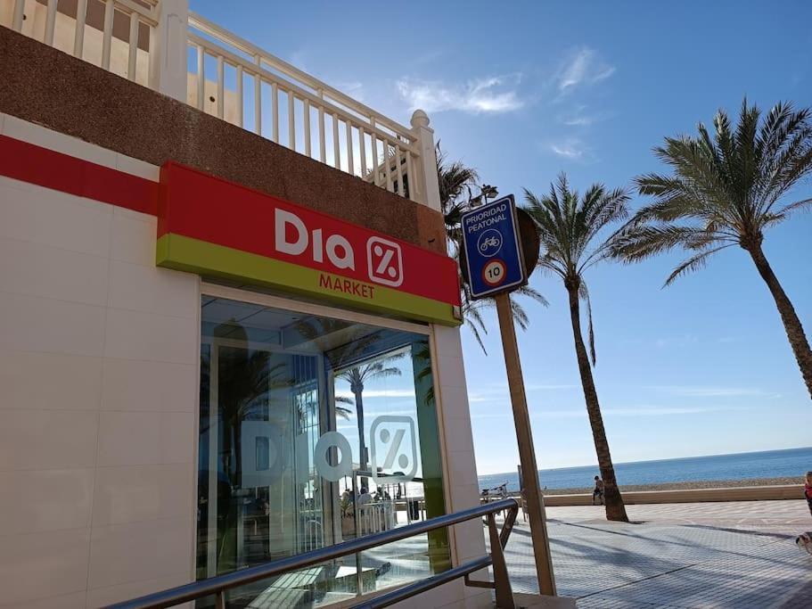 דירות אלמריה Estupendo Piso Renovado A 30 Metros De La Playa מראה חיצוני תמונה