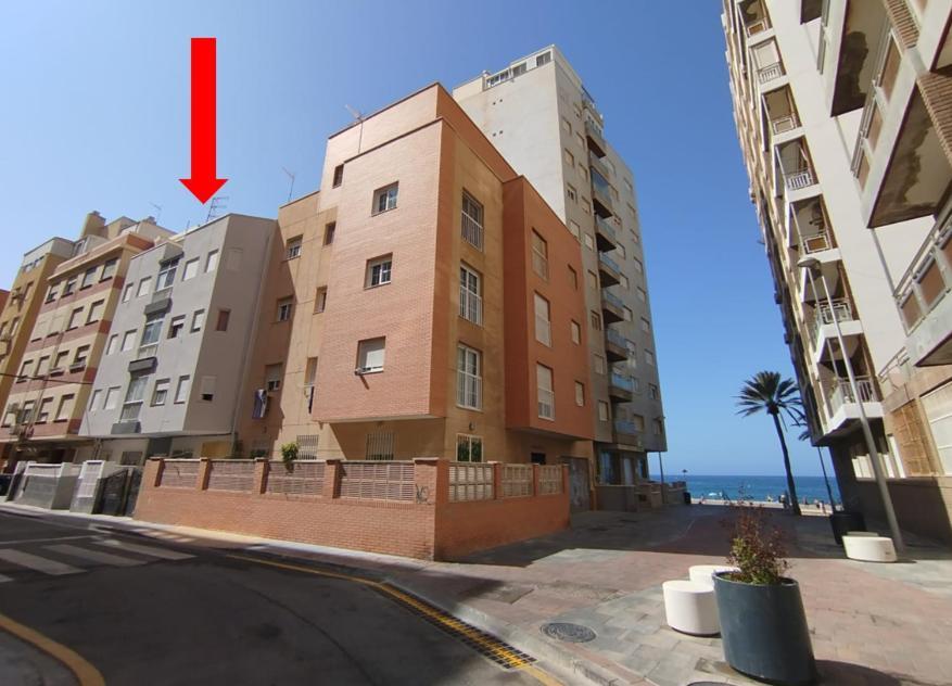 דירות אלמריה Estupendo Piso Renovado A 30 Metros De La Playa מראה חיצוני תמונה